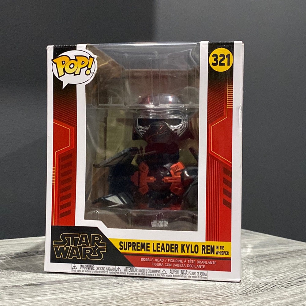 Funko Pop! | Star Wars #321: Supreme Leader Kylo Ren in the Whisper - Figure